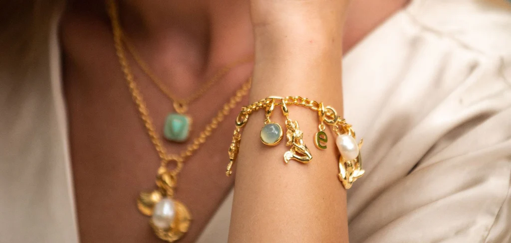 Fashionable Color Ideas For Custom Charm Bracelets